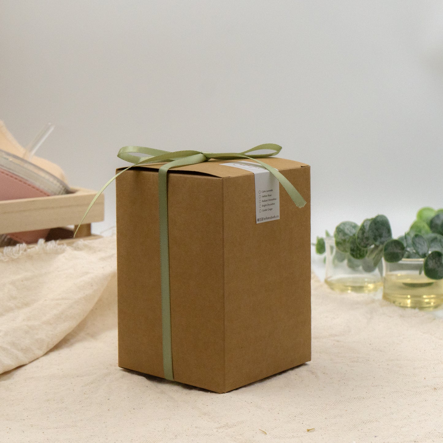 Caffeine-free floral tea gift box